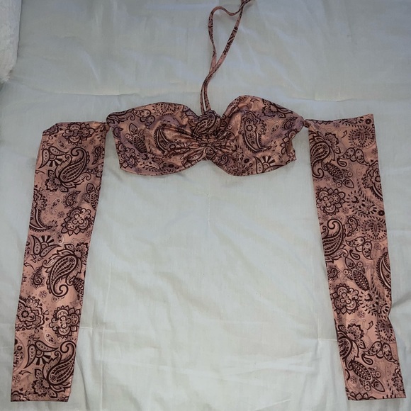 FASHIONNOVA PAISLEY PRINT OFF SHOULDER HALTER CROP TOP MEDIUM - Picture 2 of 3